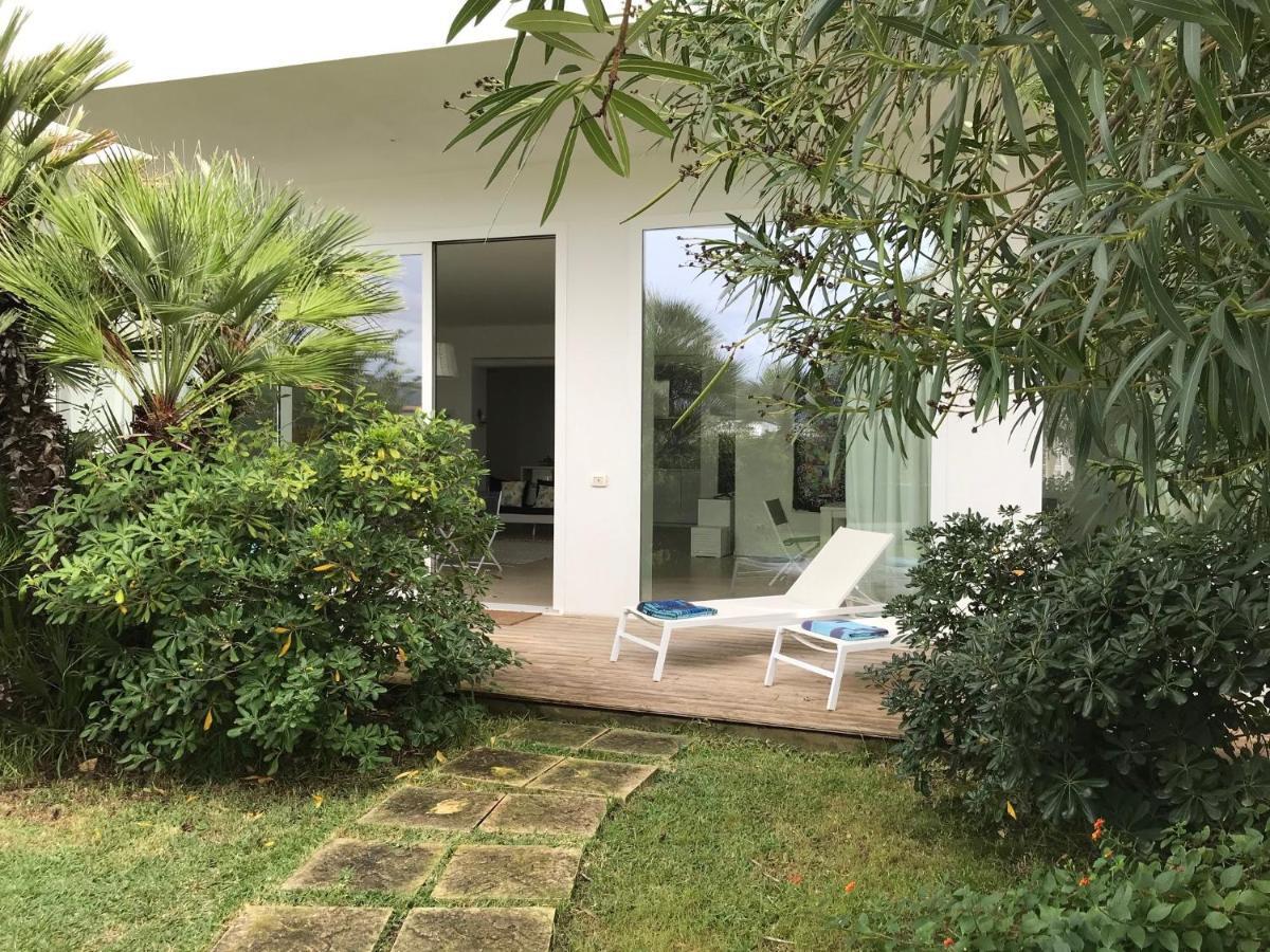 Vila Casa Sugli Scogli Fontane Bianche Exteriér fotografie