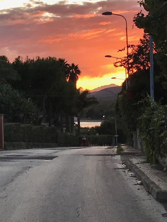 Vila Casa Sugli Scogli Fontane Bianche Exteriér fotografie
